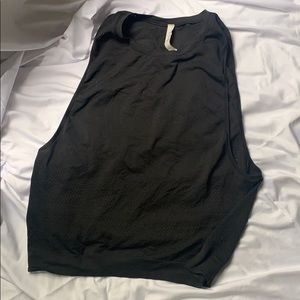 Lululemon muscle tank so 10!!